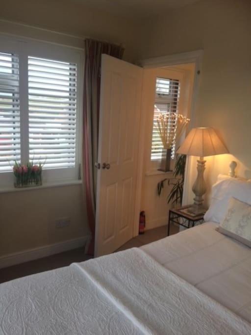 Cotswold Edge Guest Suite With Broadway Hill View Badsey Extérieur photo