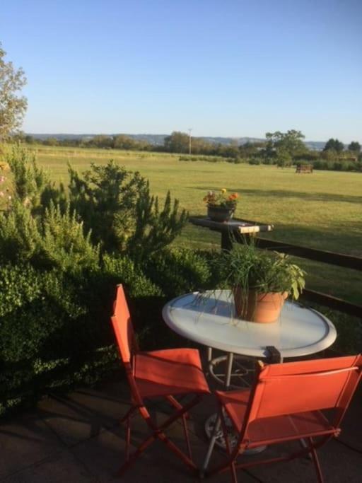 Cotswold Edge Guest Suite With Broadway Hill View Badsey Extérieur photo